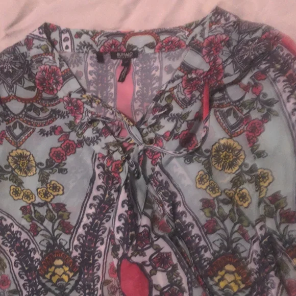 Buffalo top - Picture 2 of 3